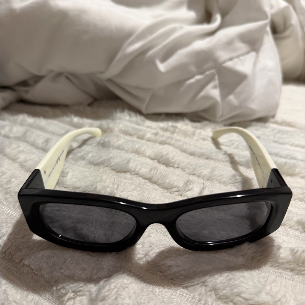 Authentic Chanel Sunglasses . With Case And Box